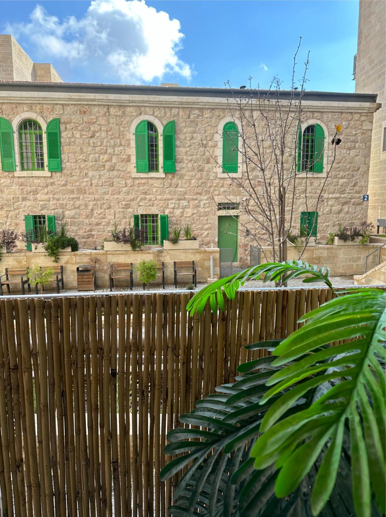 Jerusalem Center Luaran gambar
